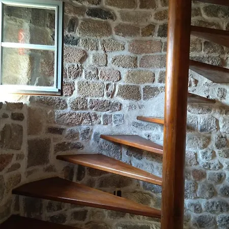 ゲストハウス De La Tournelle